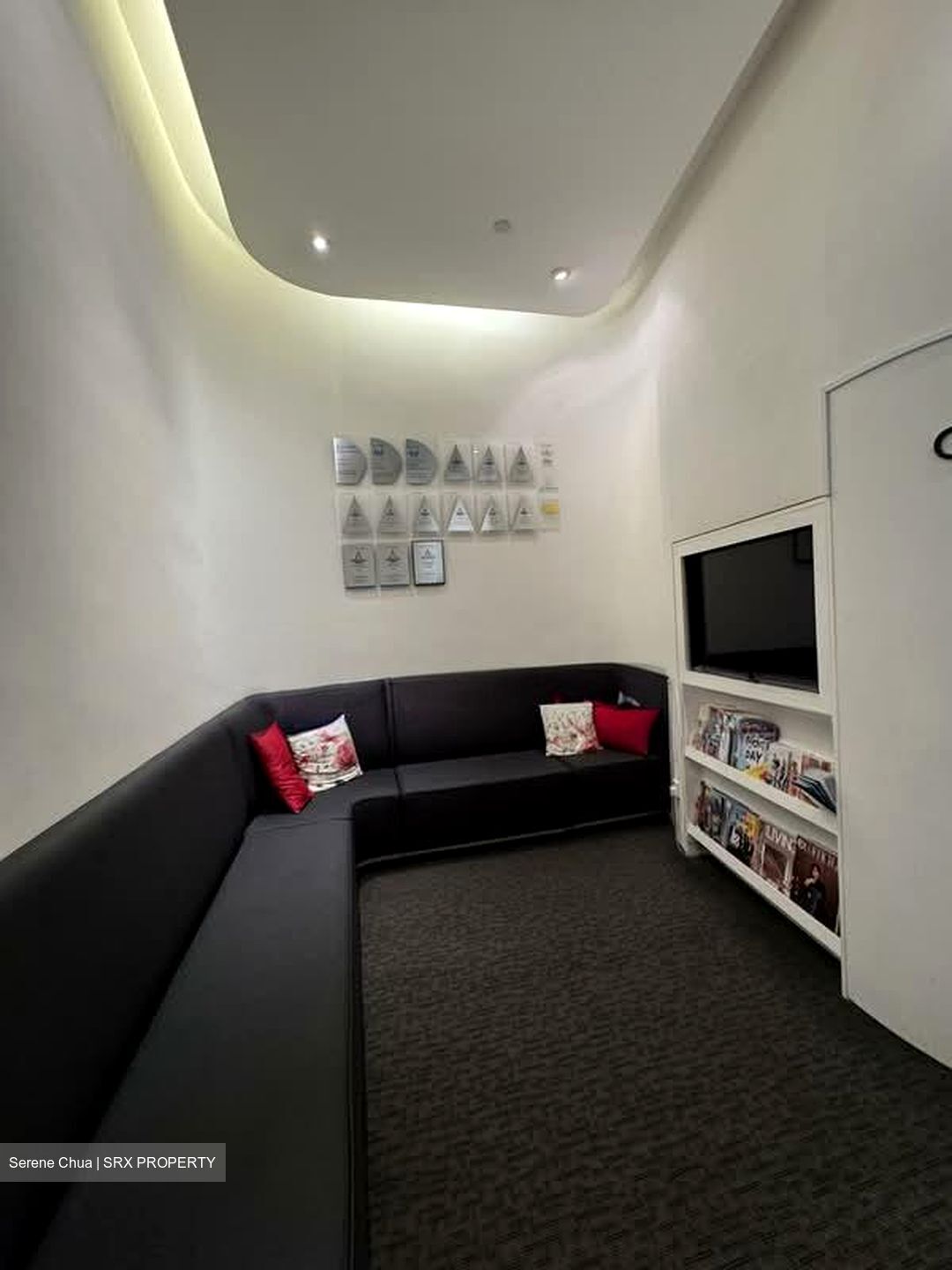 Camden Centre (D10), Retail #578550391